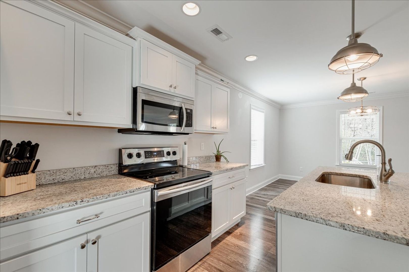 1109 SE Pond Street 8 of 12