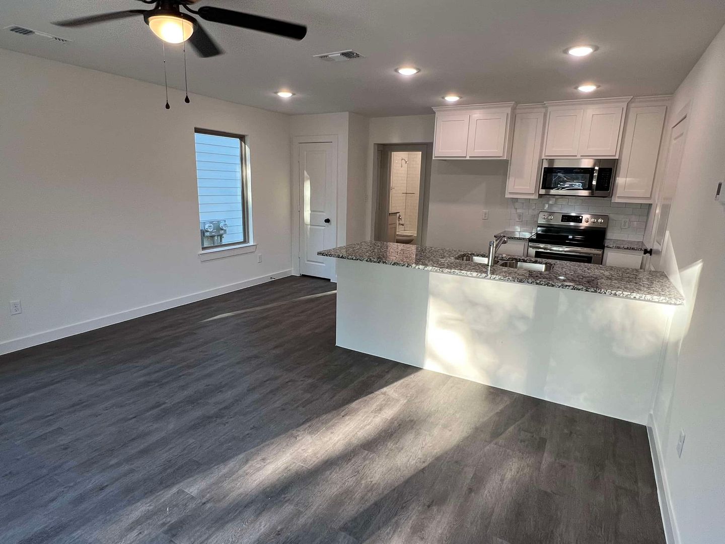 Denison Apartment: 2428-2430 South Fannin Avenue