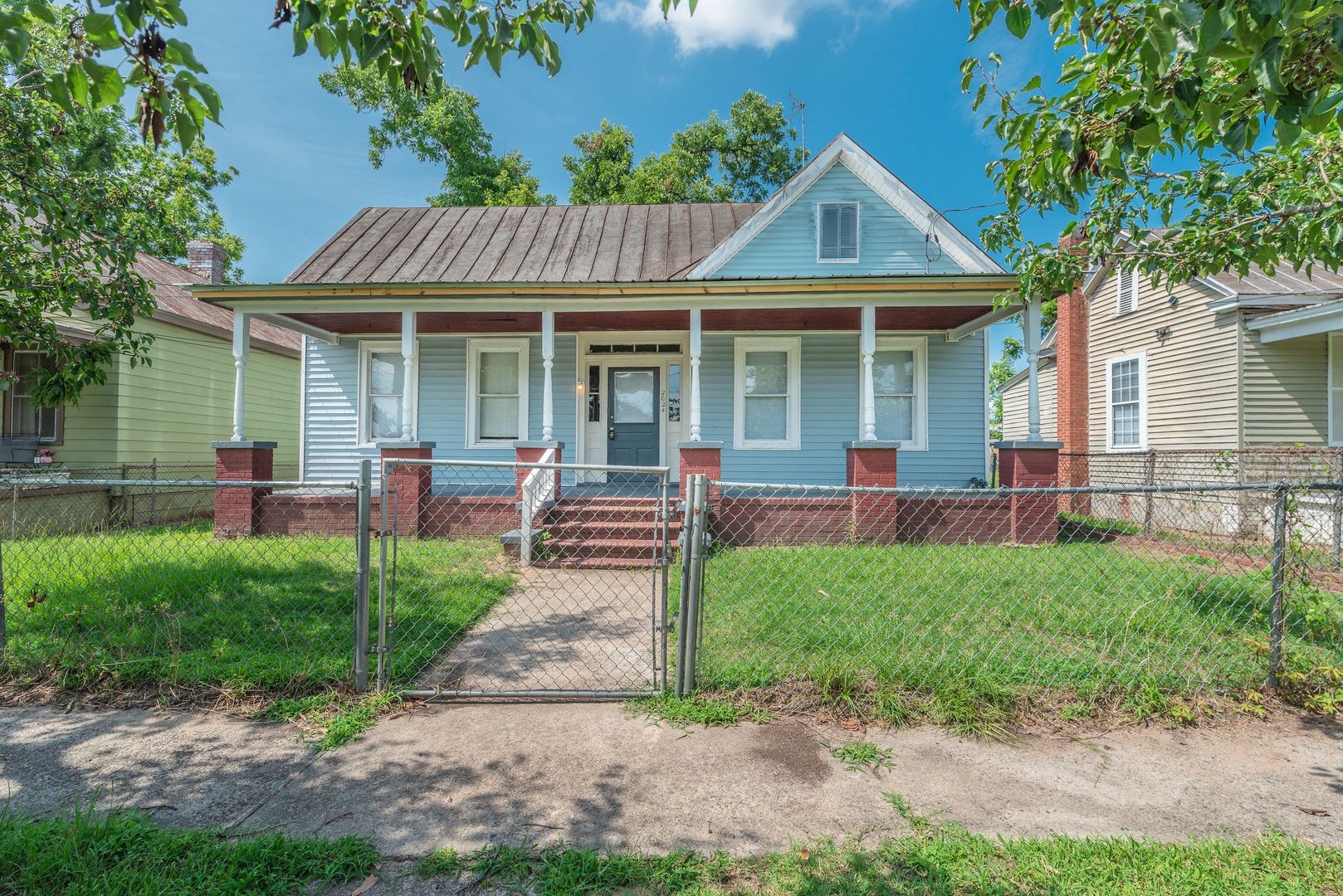 Augusta House: 2024 Clark St