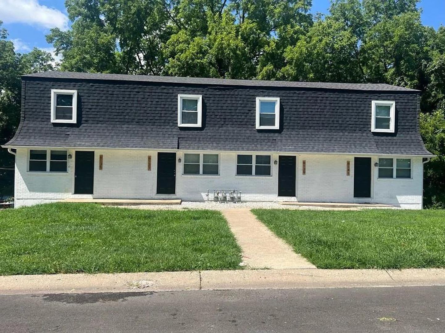 Kansas City Apartment: 6135 Farrow Ave