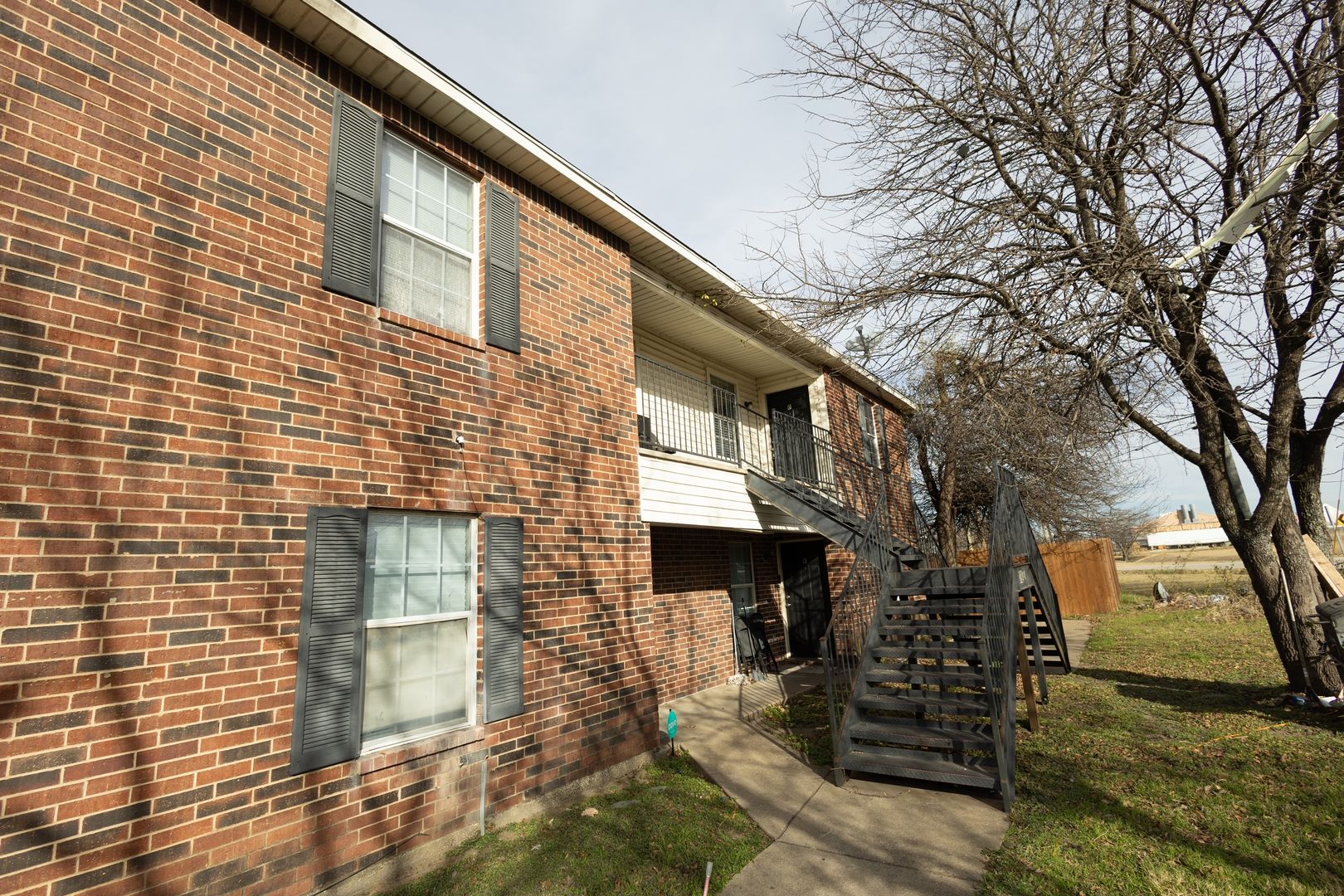 Crowley Apartment: 300 South Magnolia Street