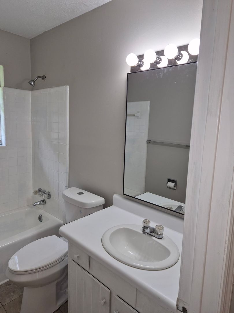 4203 Davis Lane Unit A 8 of 8