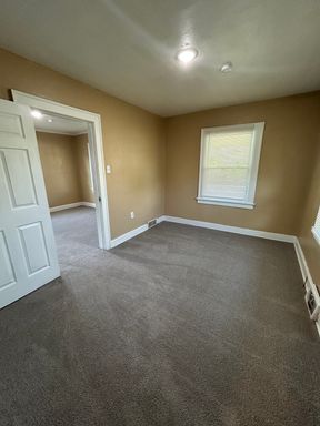 5045 Bellefontaine Ave, Kansas City, MO 64130