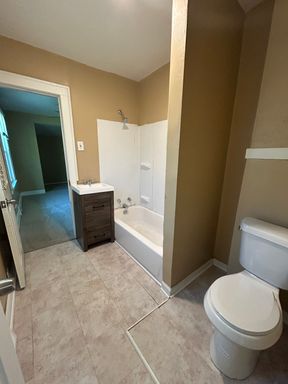 5045 Bellefontaine Ave, Kansas City, MO 64130
