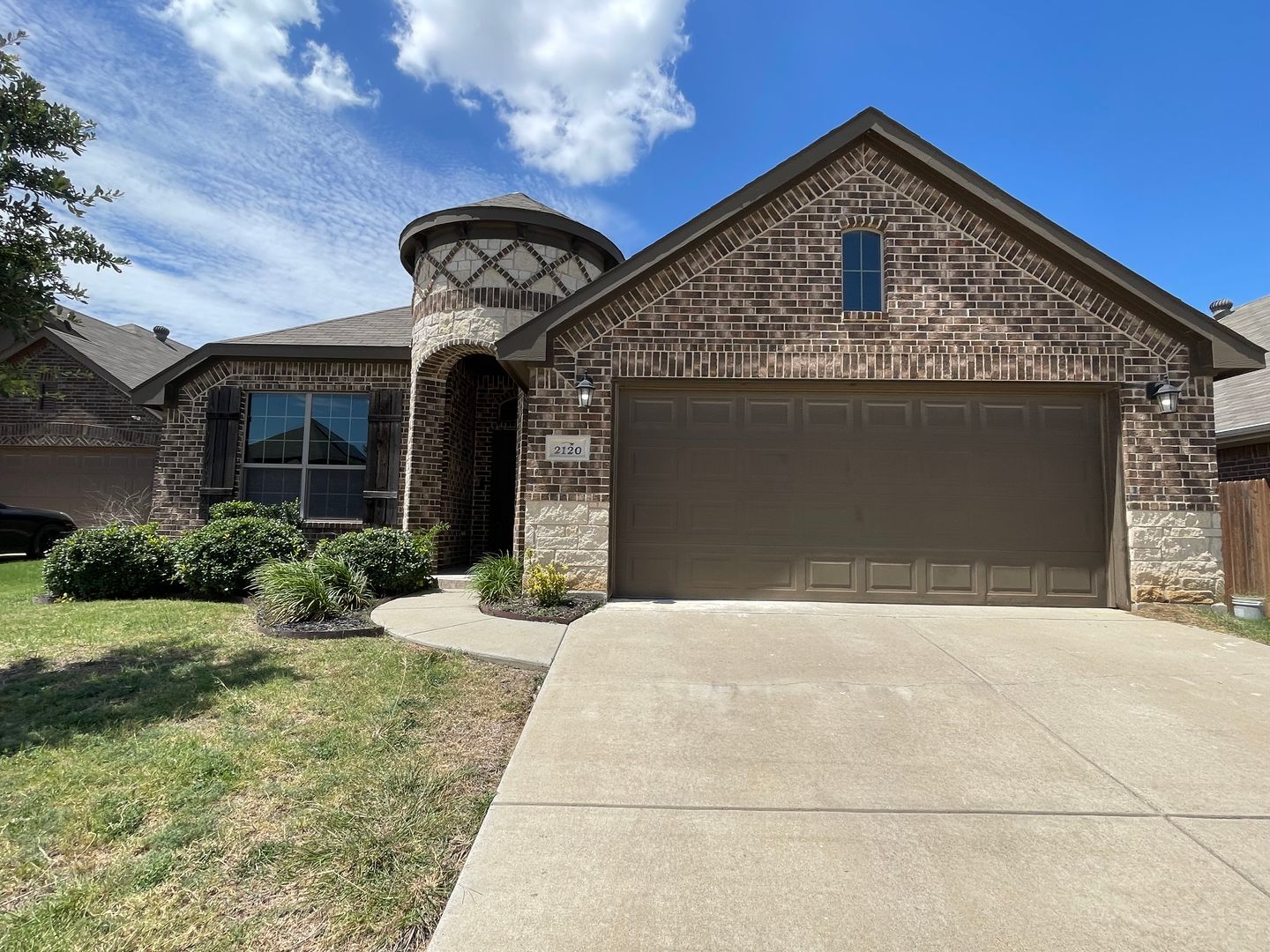 Fort Worth House: 2120 Blakely Court
