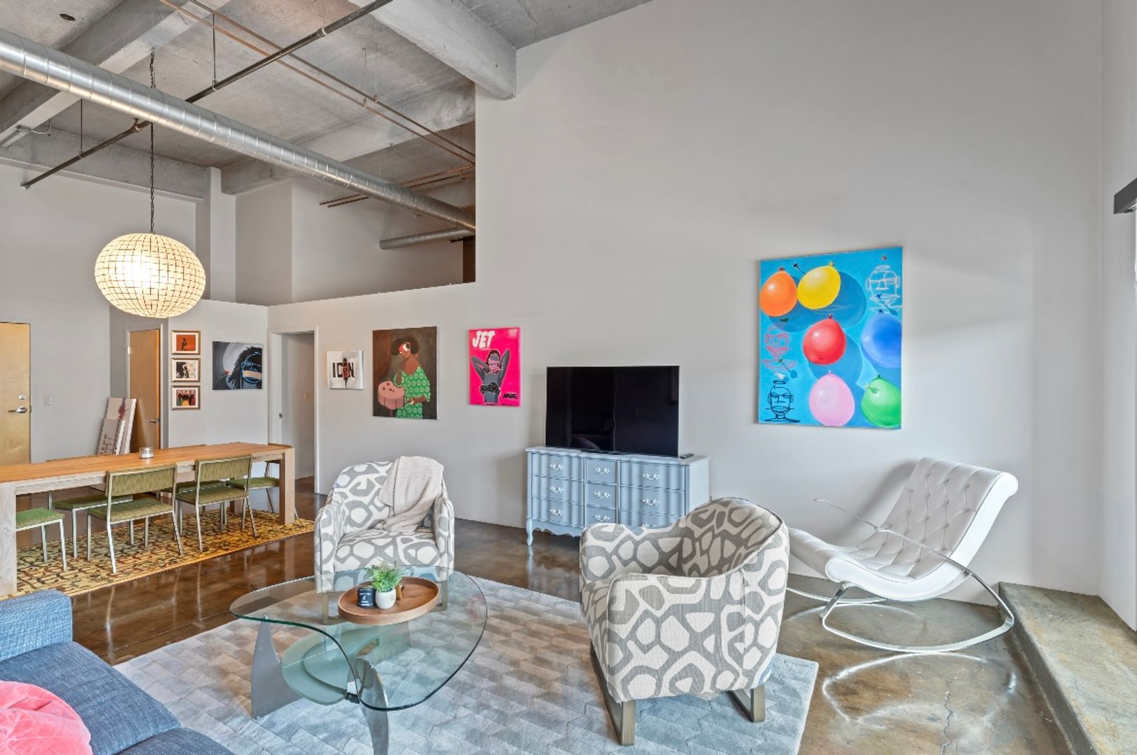 Fully Furnished 2 Bed / 2 Bath Modern Apartment Near Union Station! $2695.00!