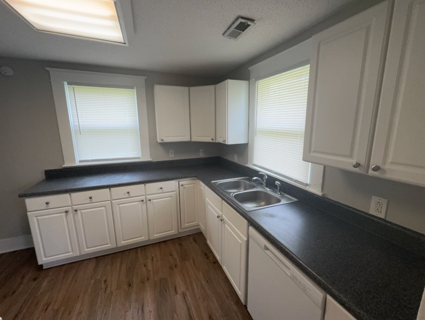 2413 Stuart Street 2 of 10