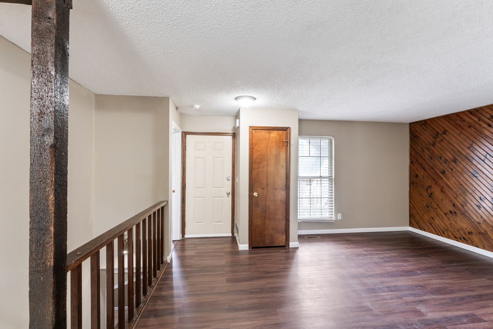 Raytown Apartment: 10109 - 10115 E. 67th Street