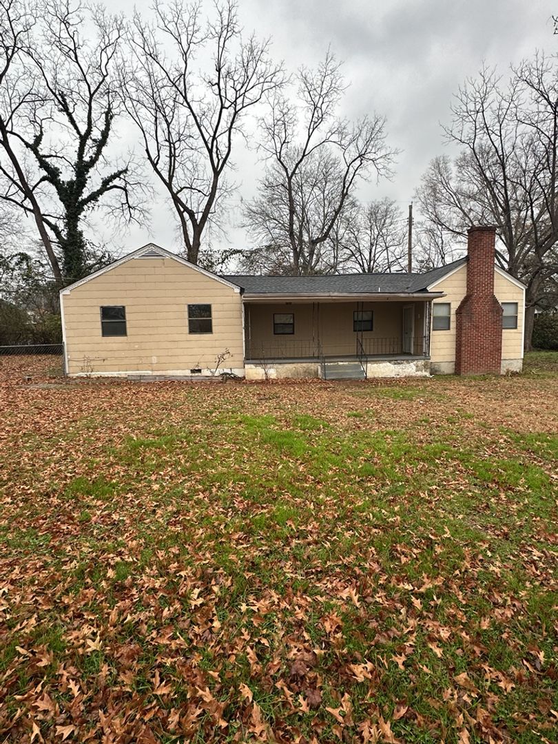 Chattanooga House: 105 Hunt Avenue