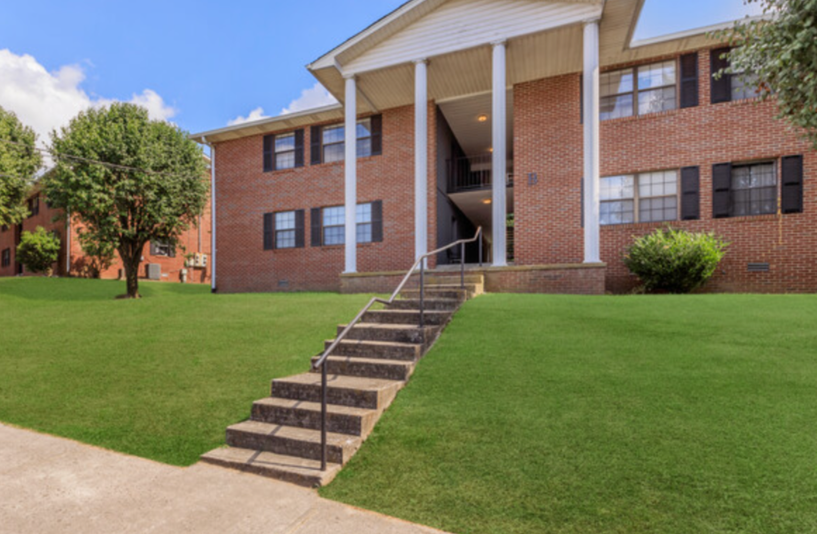 Woodbury Apartment: 103 S Ridge Dr