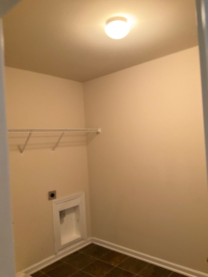 204 Ashmore Ln 13 of 28
