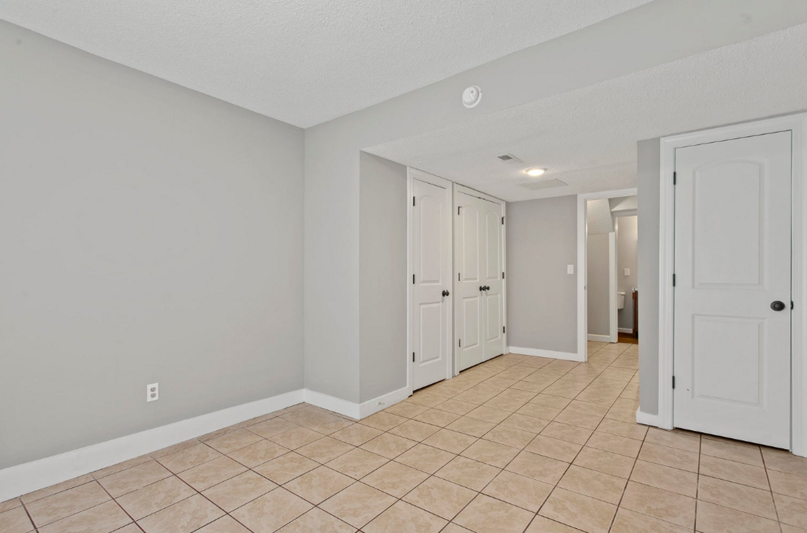 7167 Holland Lane 4 of 8
