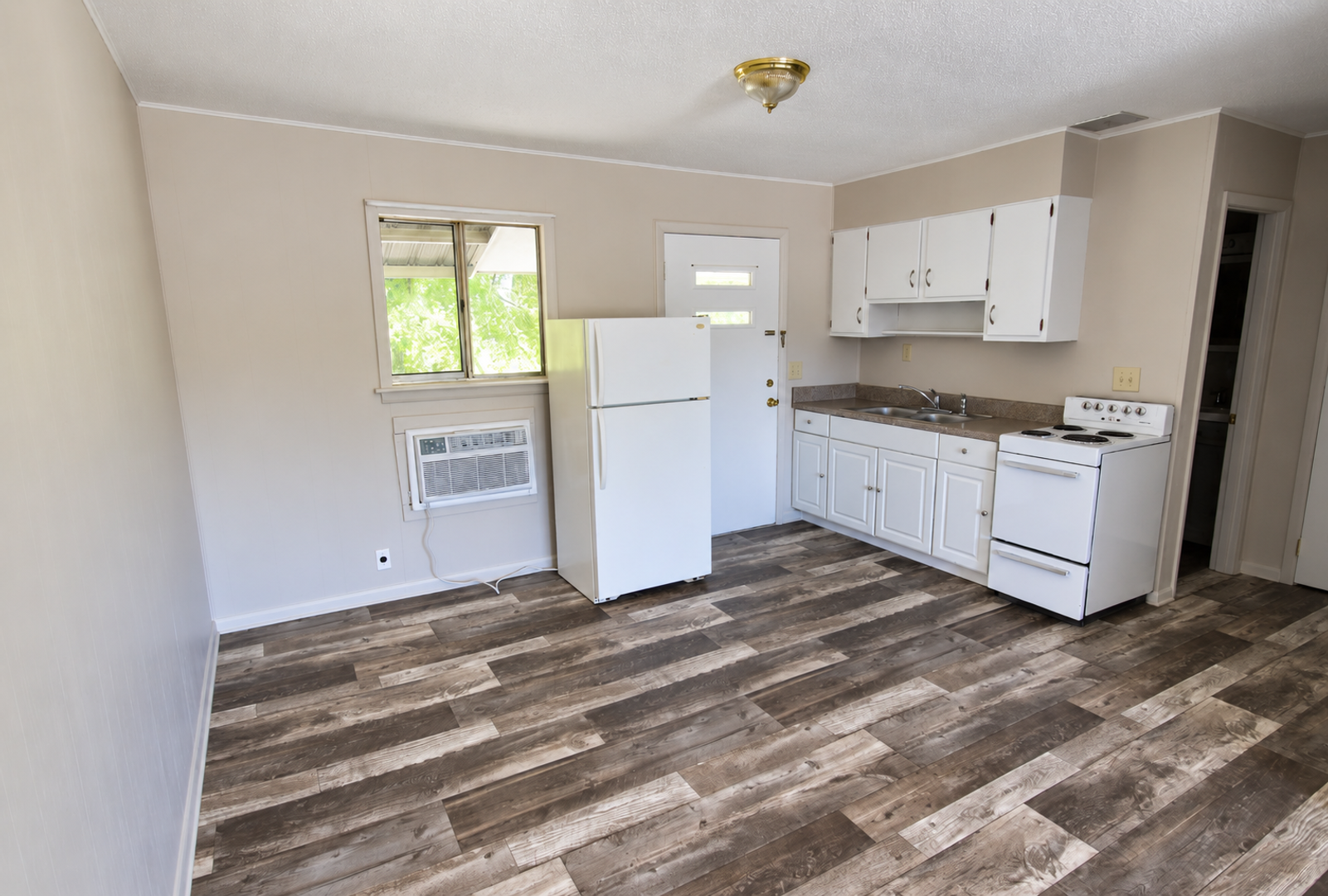 568 Julian Road 3 of 8