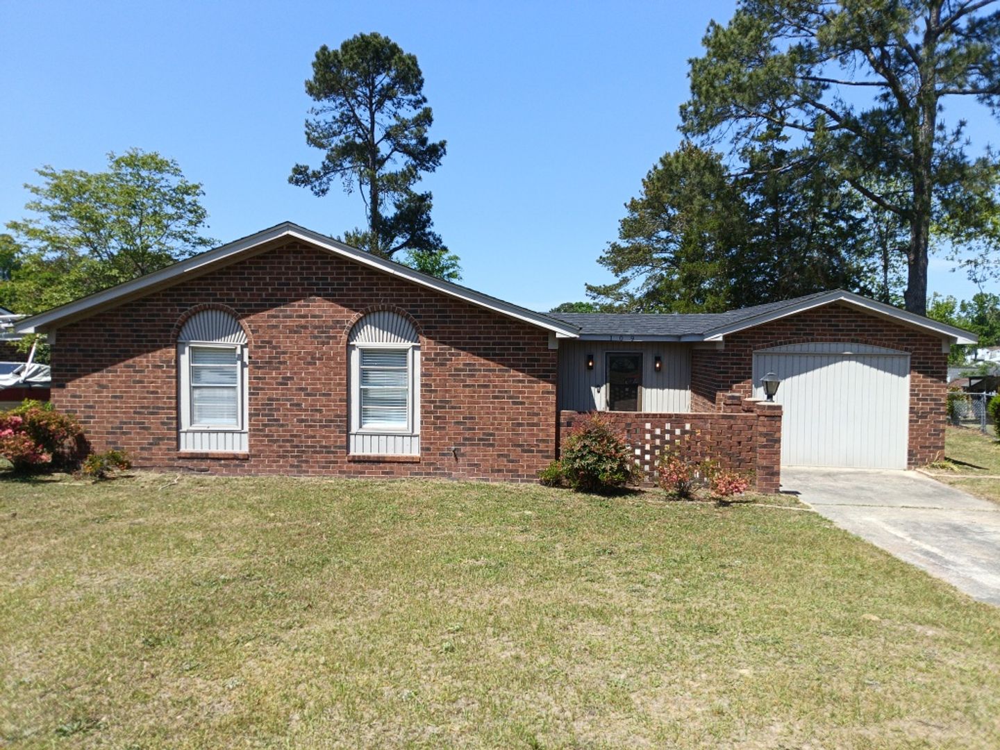 Martinez House: 109 Highview Drive