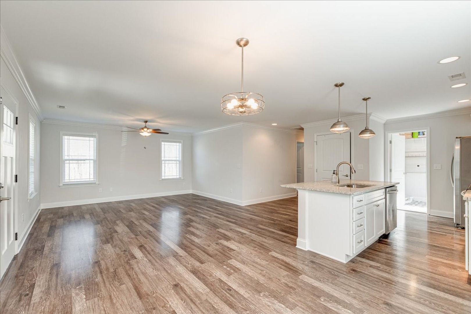 1109 SE Pond Street 3 of 12