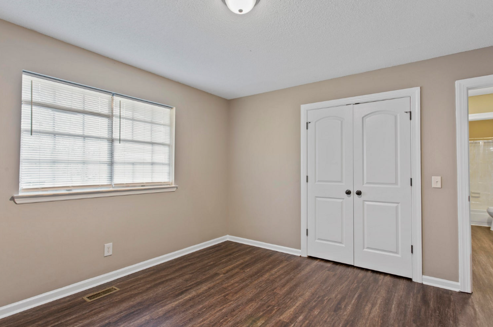7167 Holland Lane 5 of 8