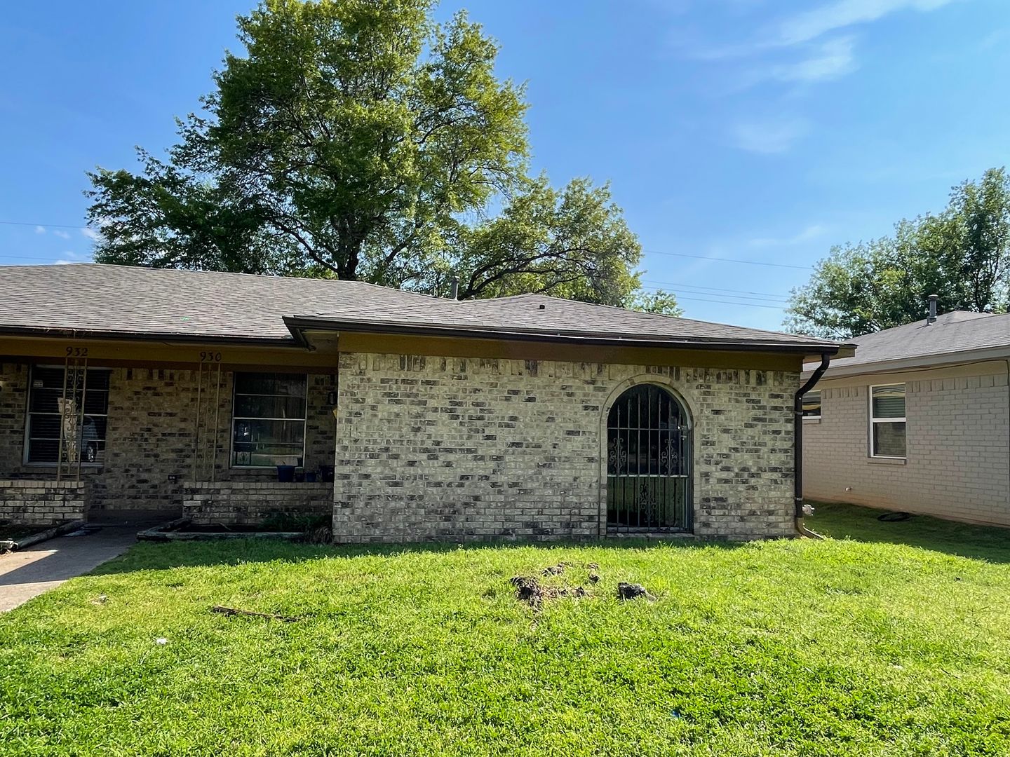 Irving Apartment: 930-932 Lindy Court