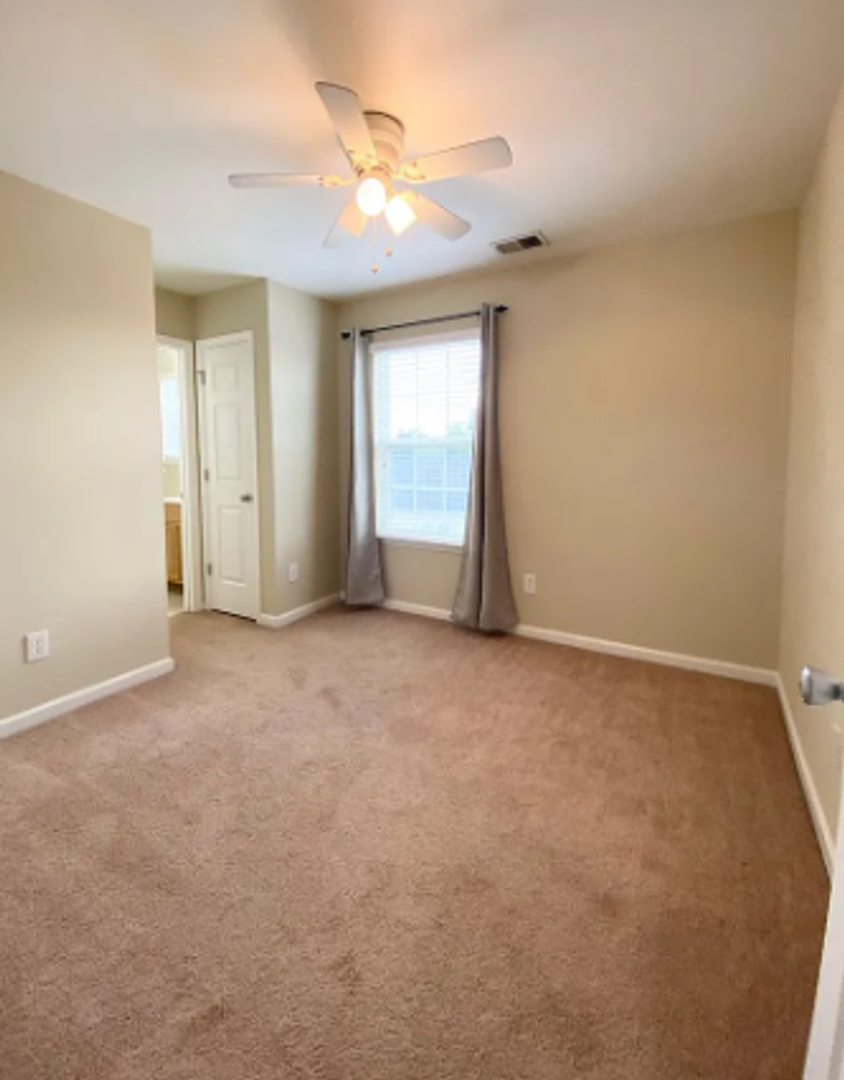 537 S Bull St 12 of 12