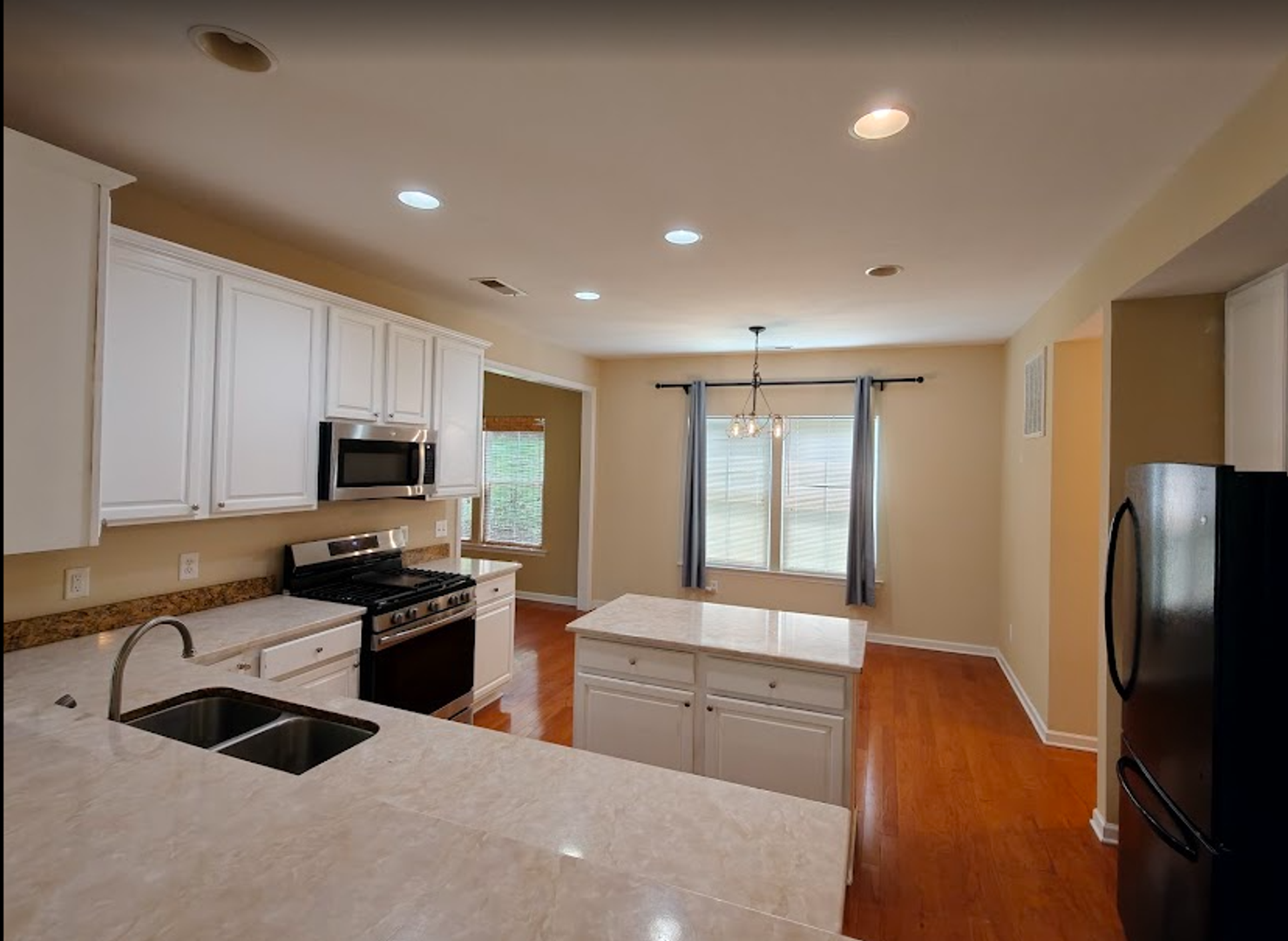 809 Redden Row 4 of 12
