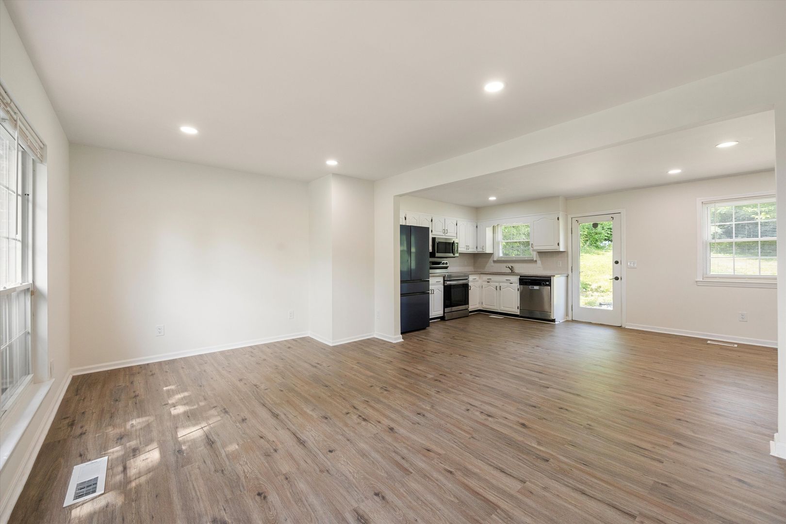 4015 Shady Oak Drive Ooltewah, TN 37363 6 of 8