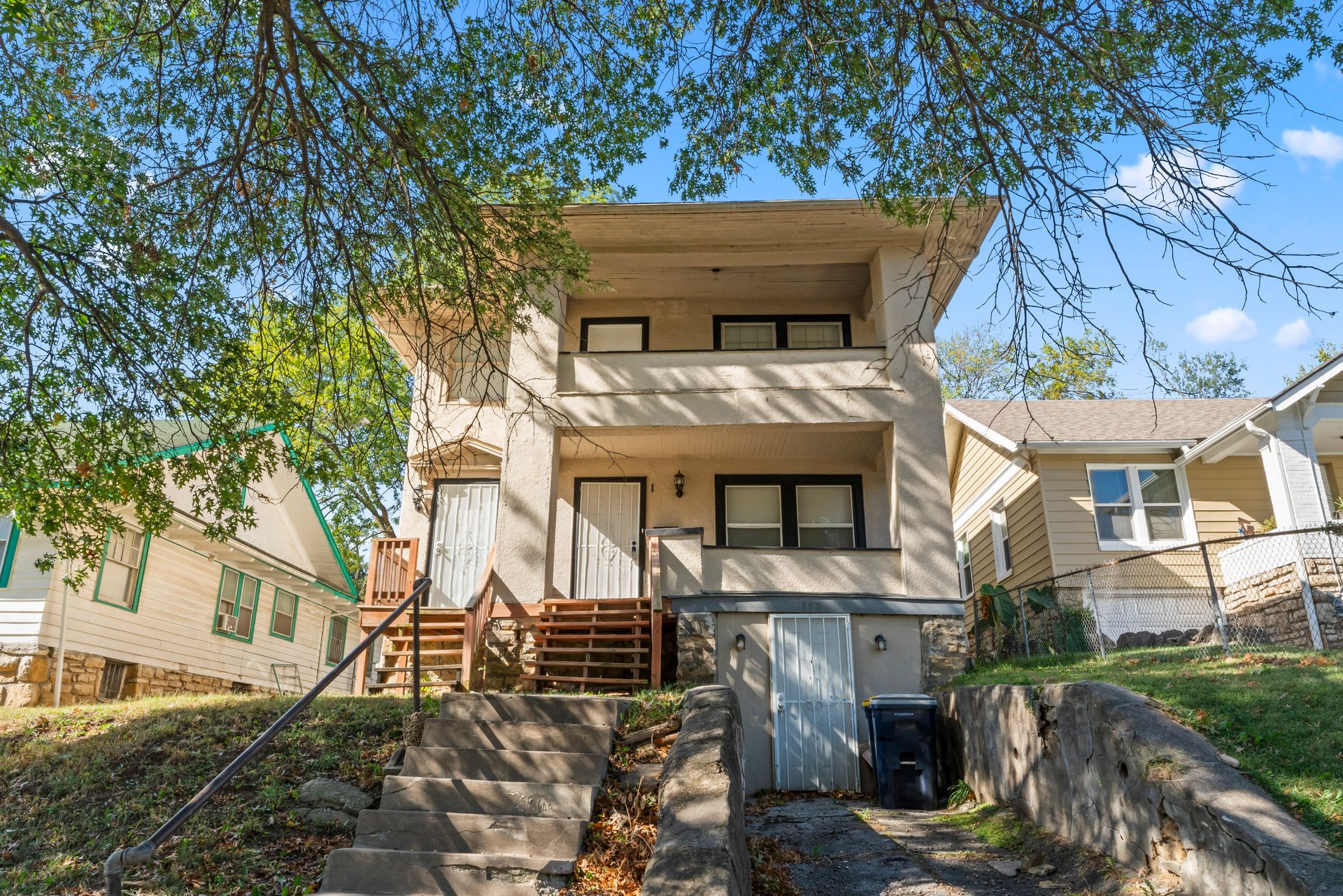 Affordable 2-Bed Home in Kansas City — Hardwood Floors, Porch & Pet-Friendly!