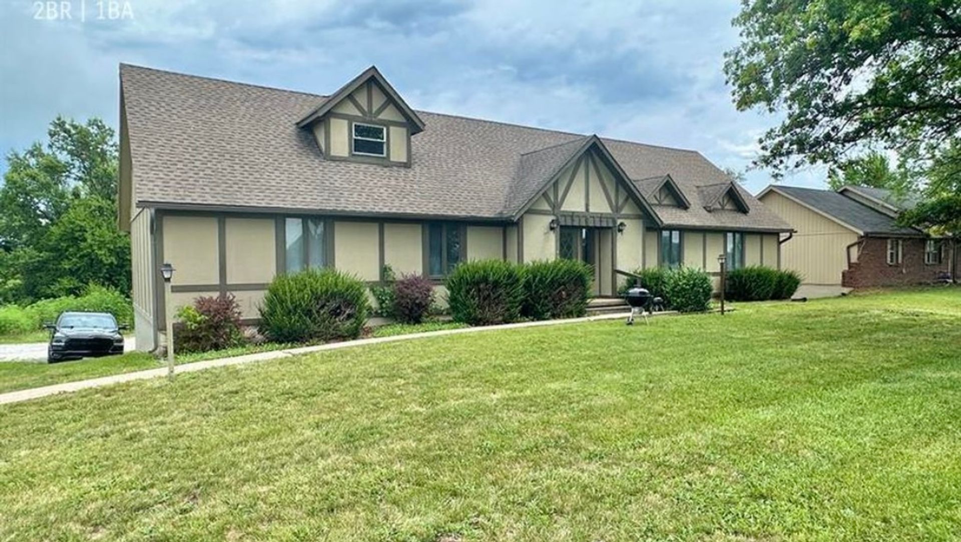 11757 Wood Oak Ave Units 1-5