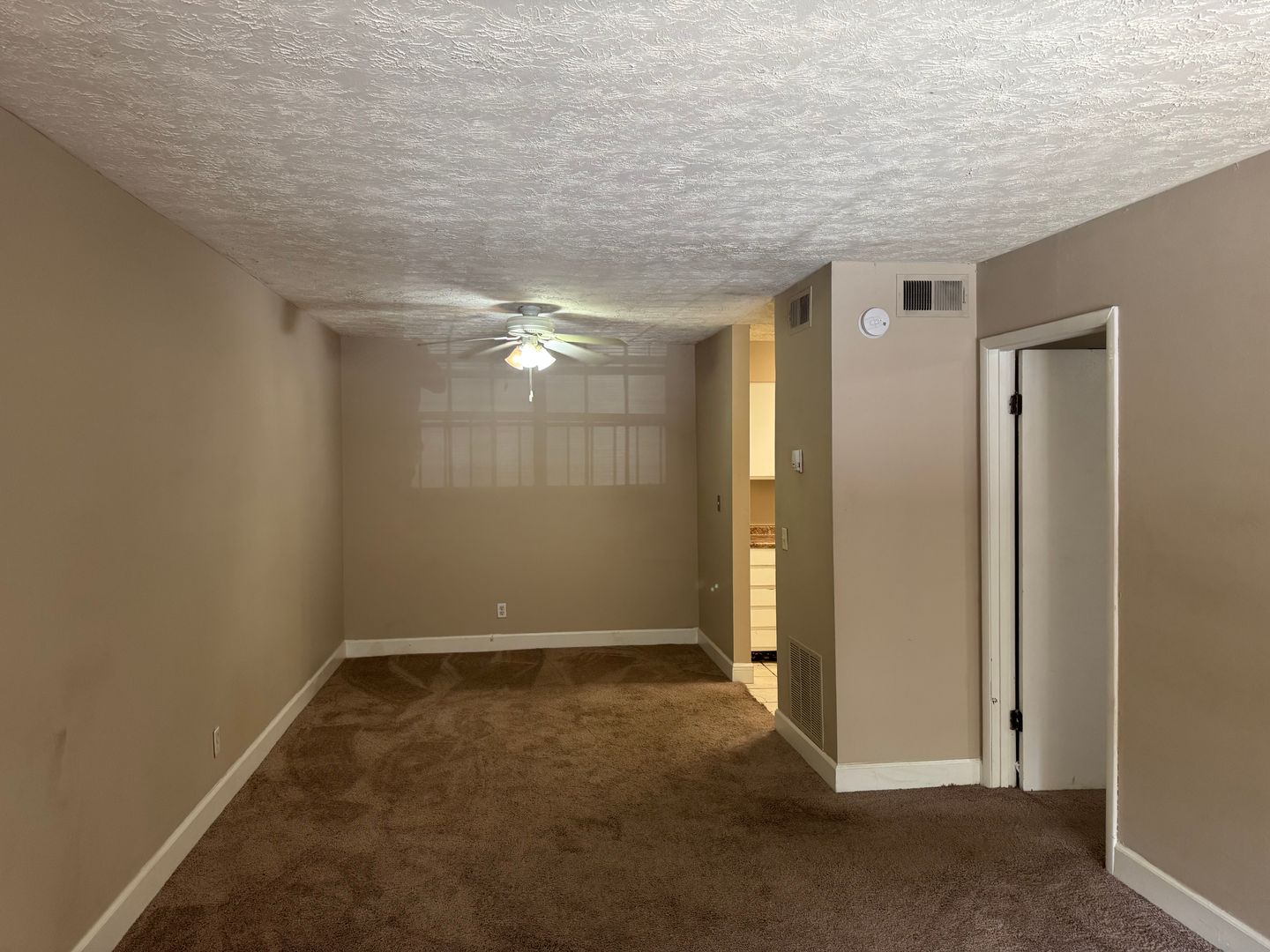 Auburn Apartment: Leman's Square Apartments