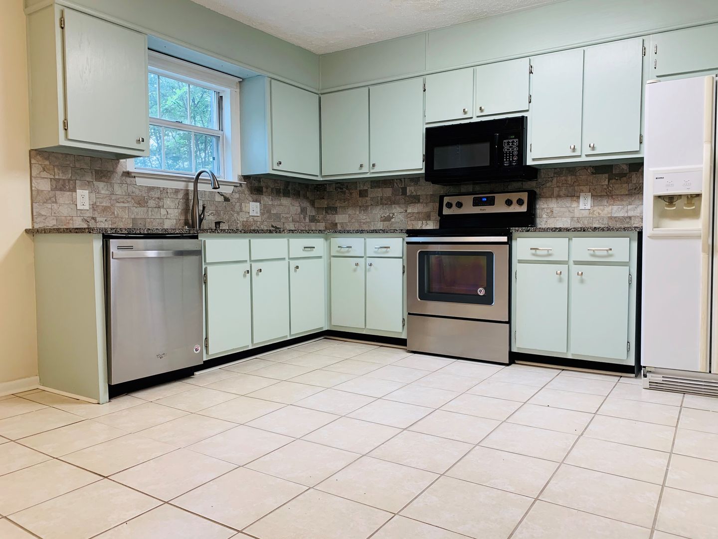 Auburn Condo: Lakewood Commons