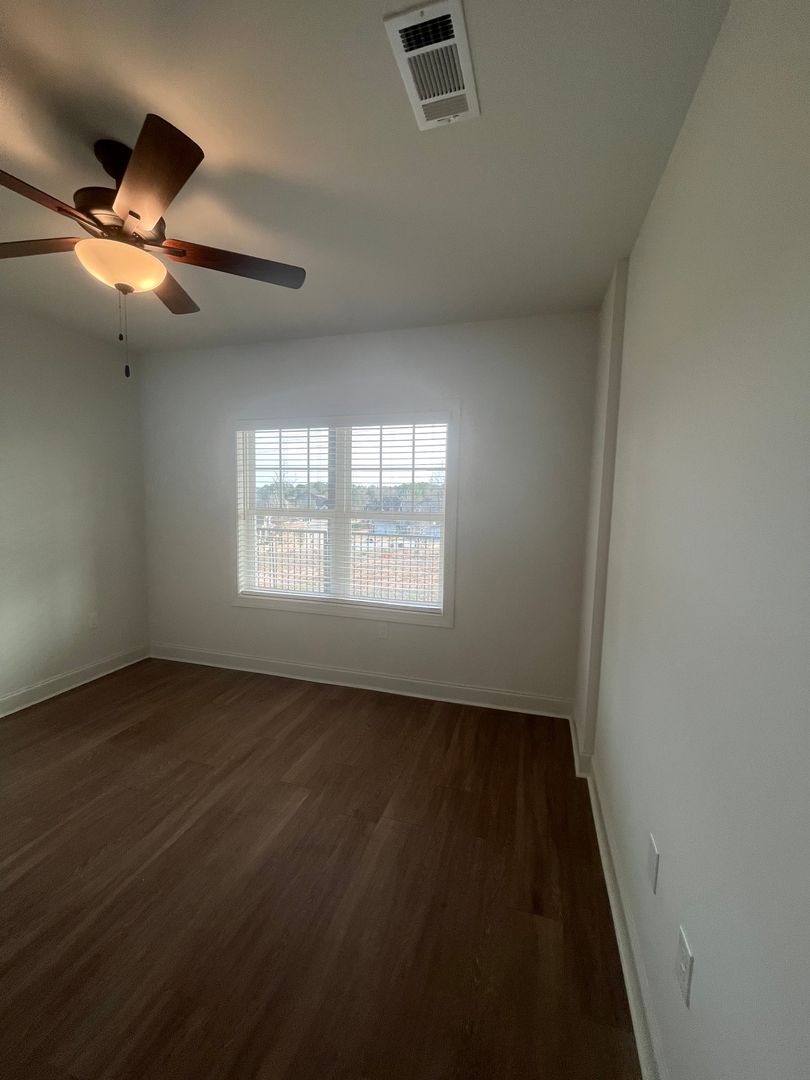 600 Cloverdale Drive, Unit A305, Auburn, AL 36830