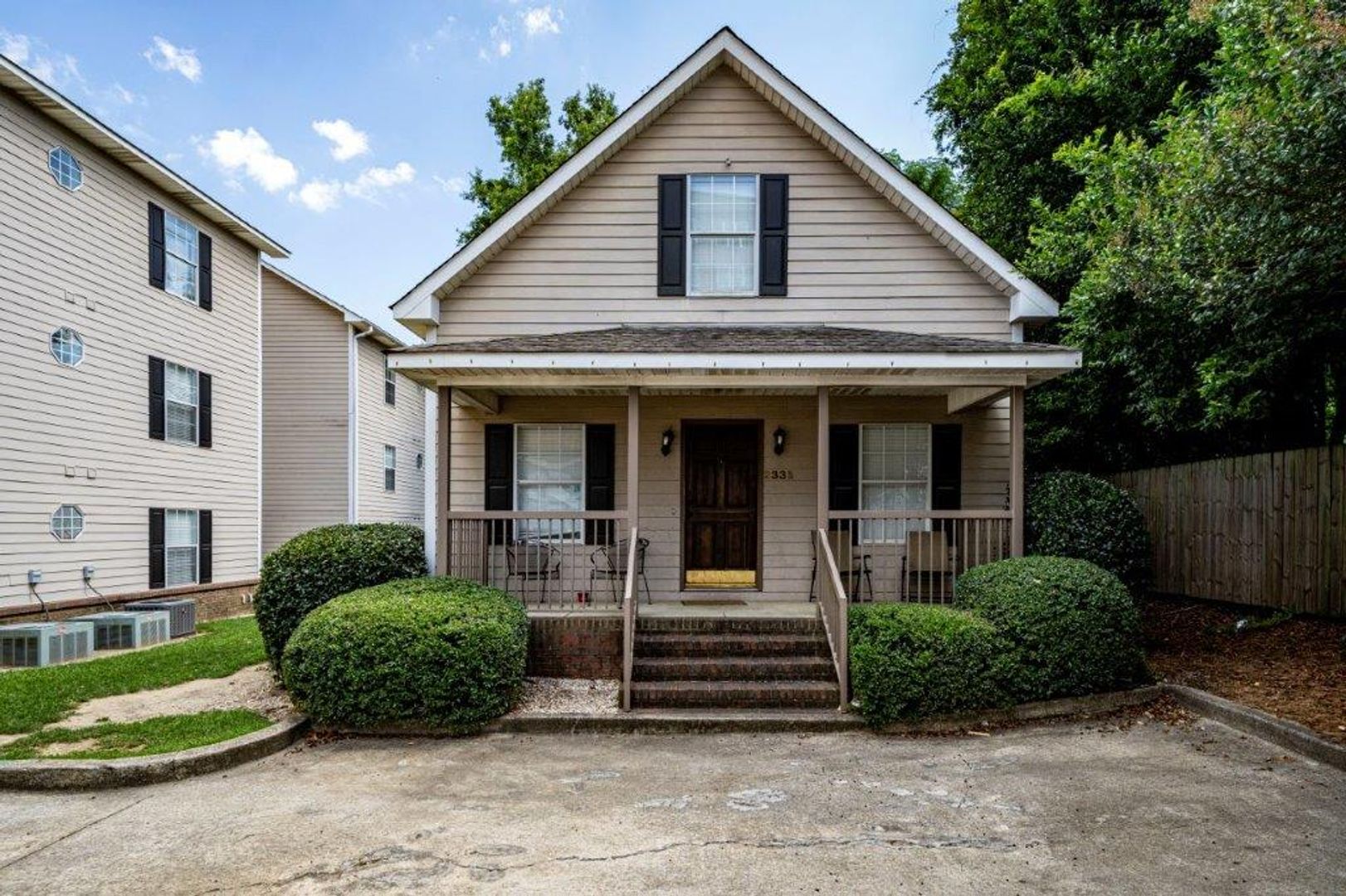Auburn House: Eagle Point Bungalow