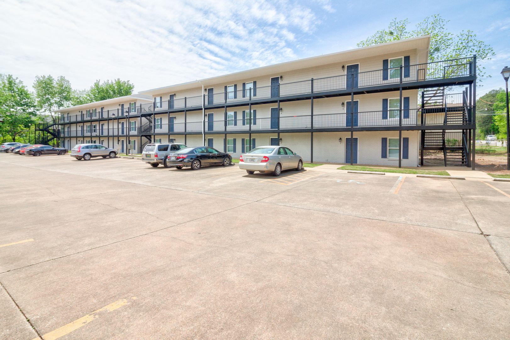 Auburn Apartment: Heritage Terrace