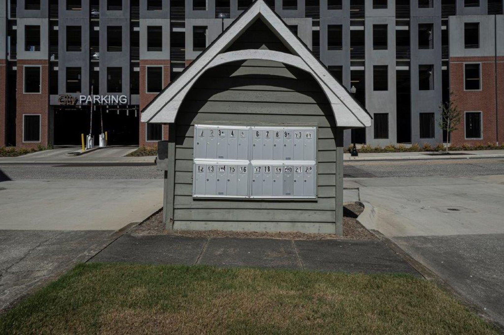 Auburn Condo: Campus Courtyard @ Glenn