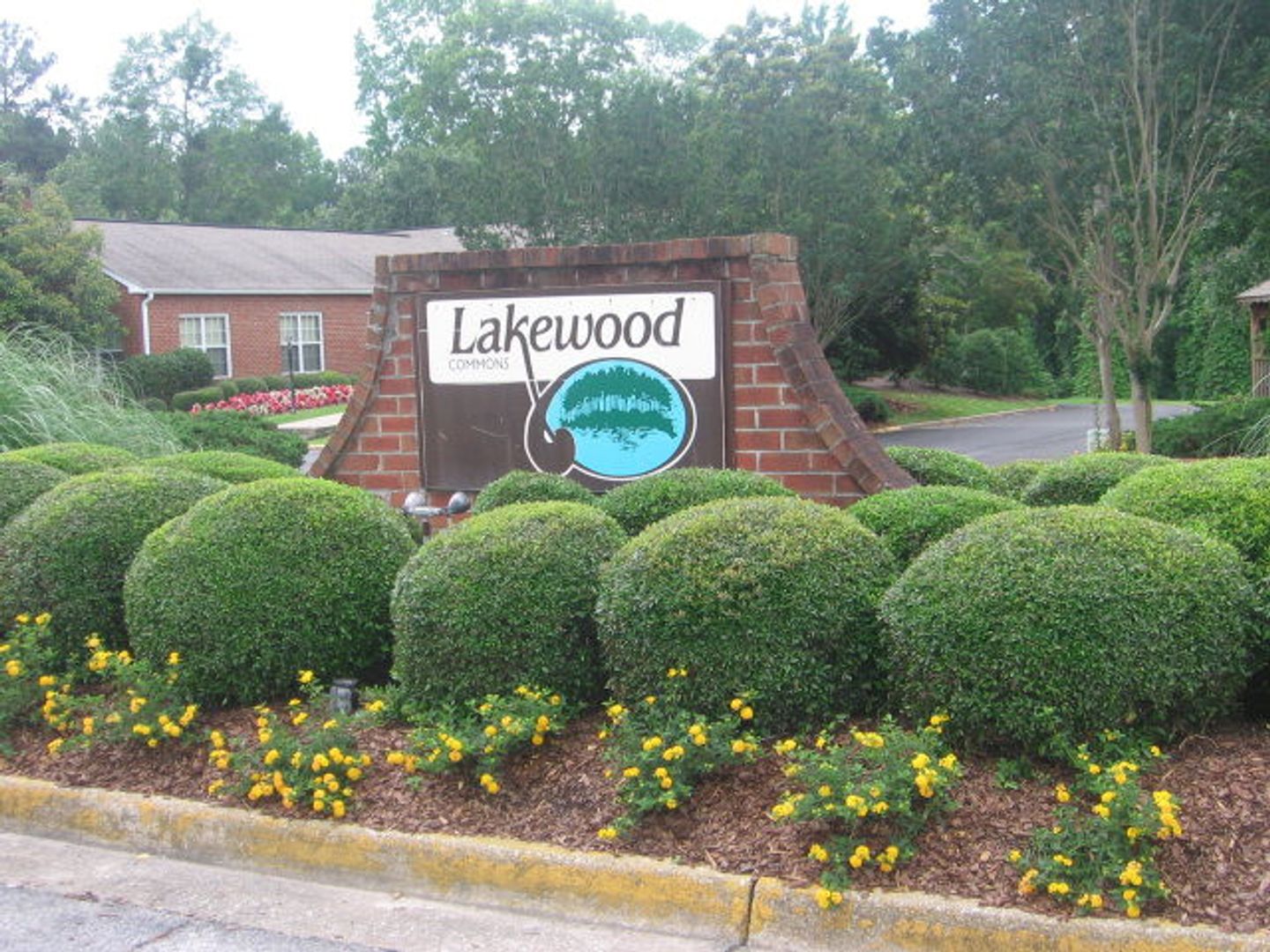 Auburn Condo: Lakewood Commons