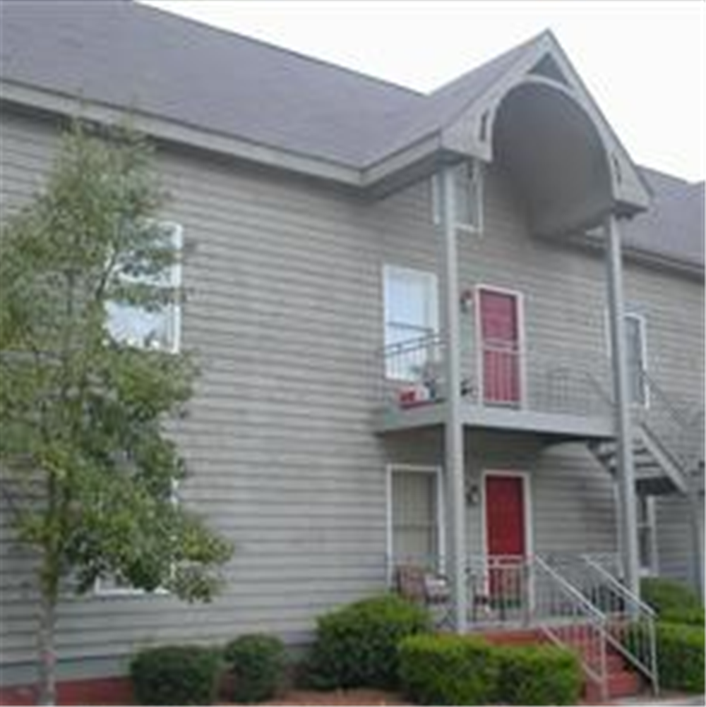 Auburn Condo: Courtyard Condos