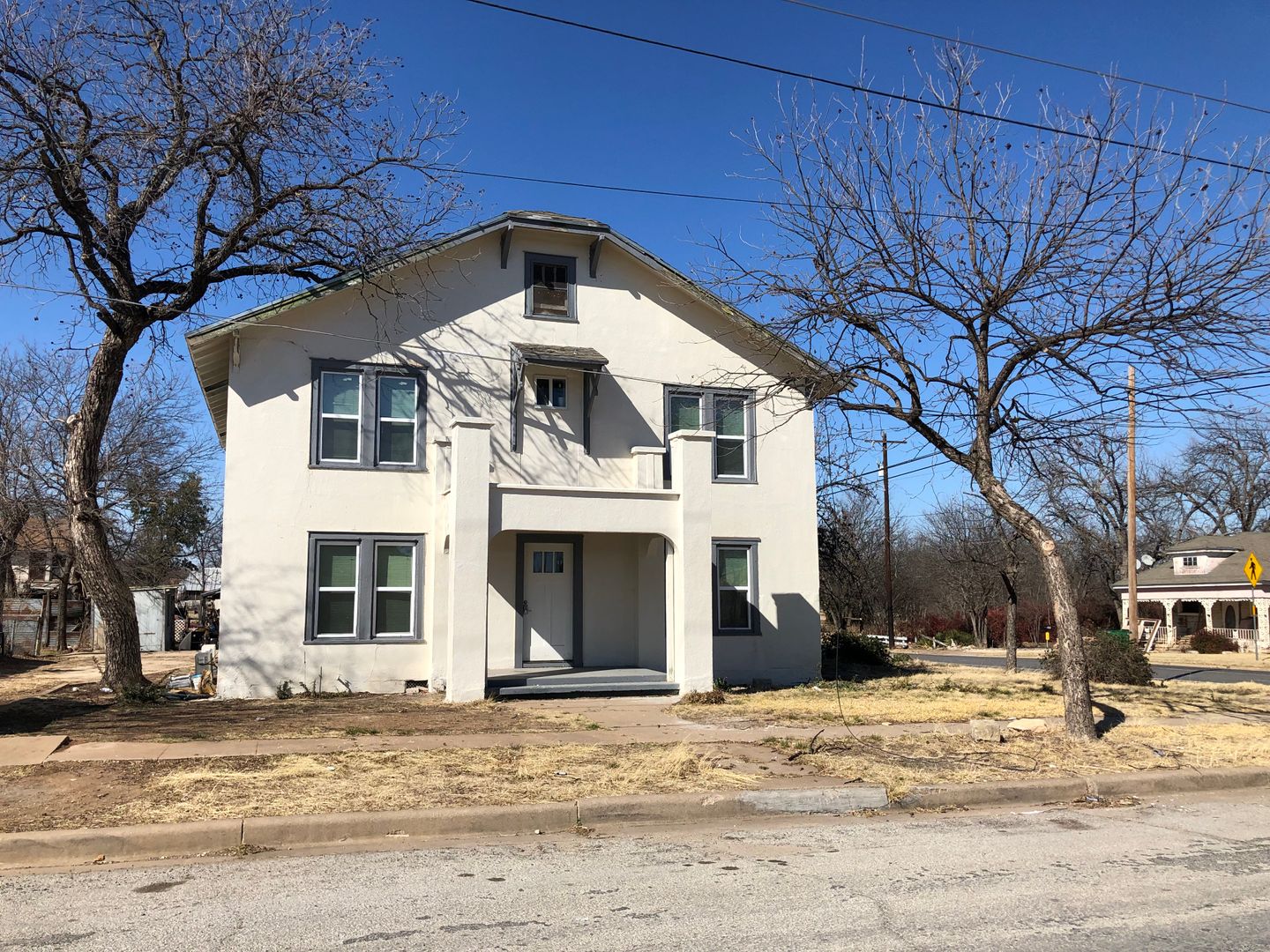 Coleman Apartment: 502 Cottonwood St.