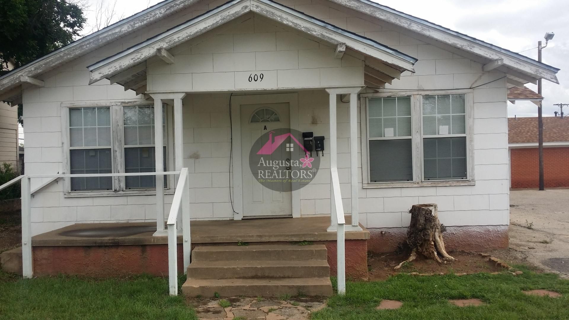 Abilene Apartment: 609 EN15th Apt B