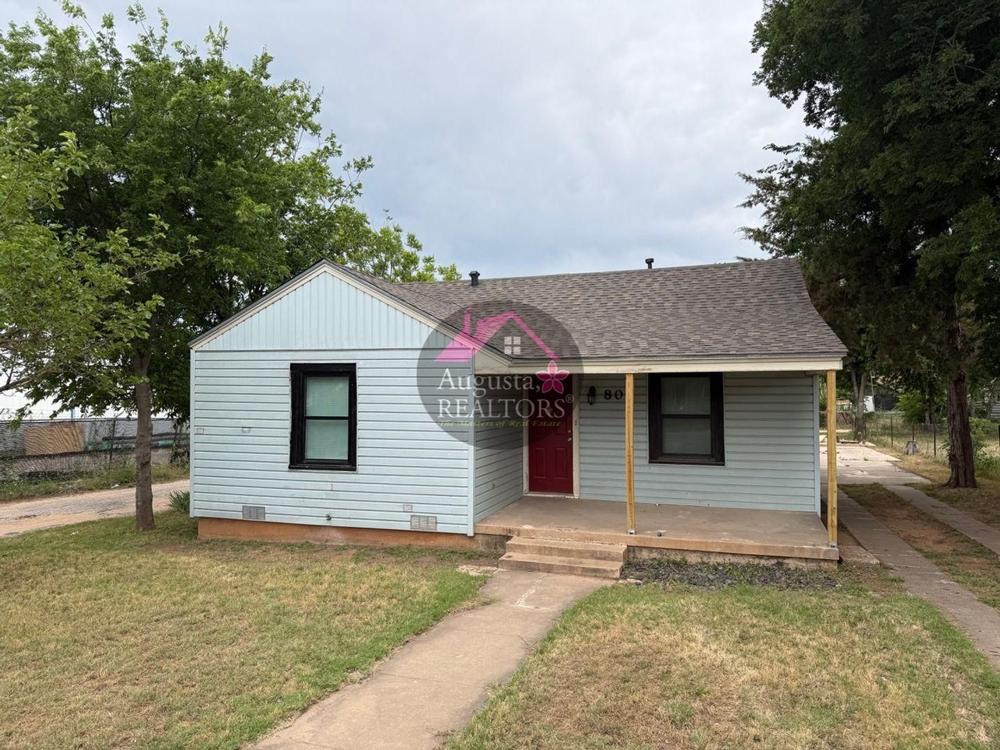 Abilene House: 801 S 17th