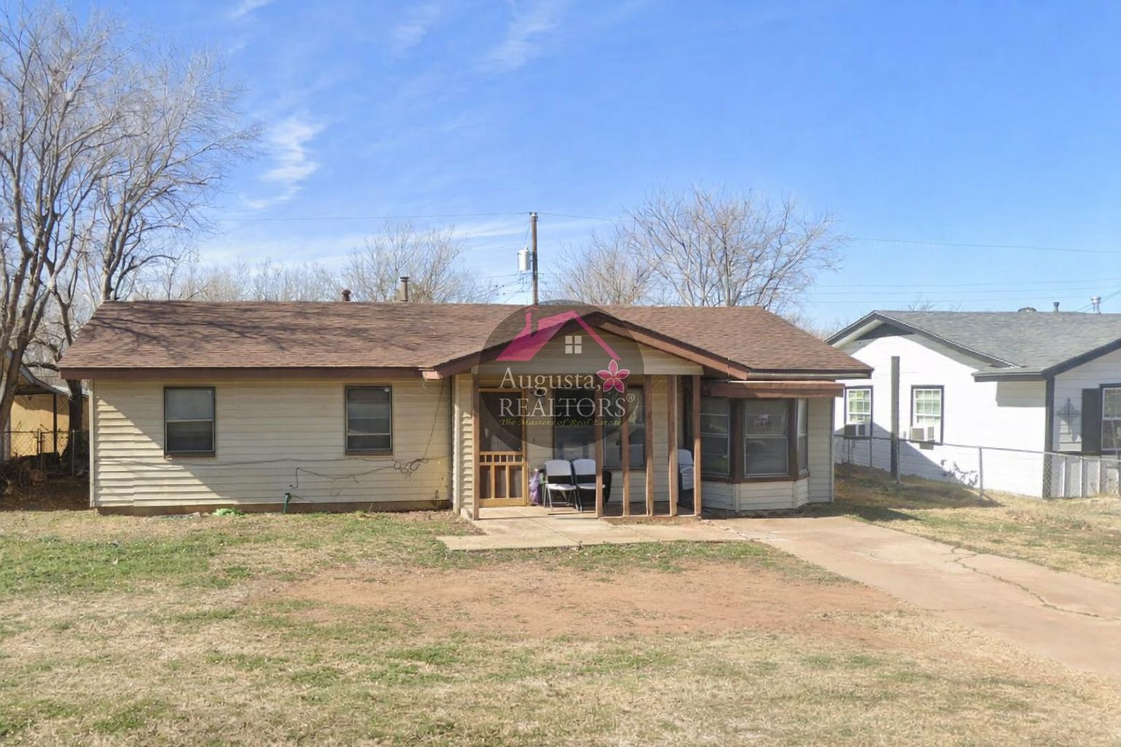 Abilene House: 966 N La Salle Drive