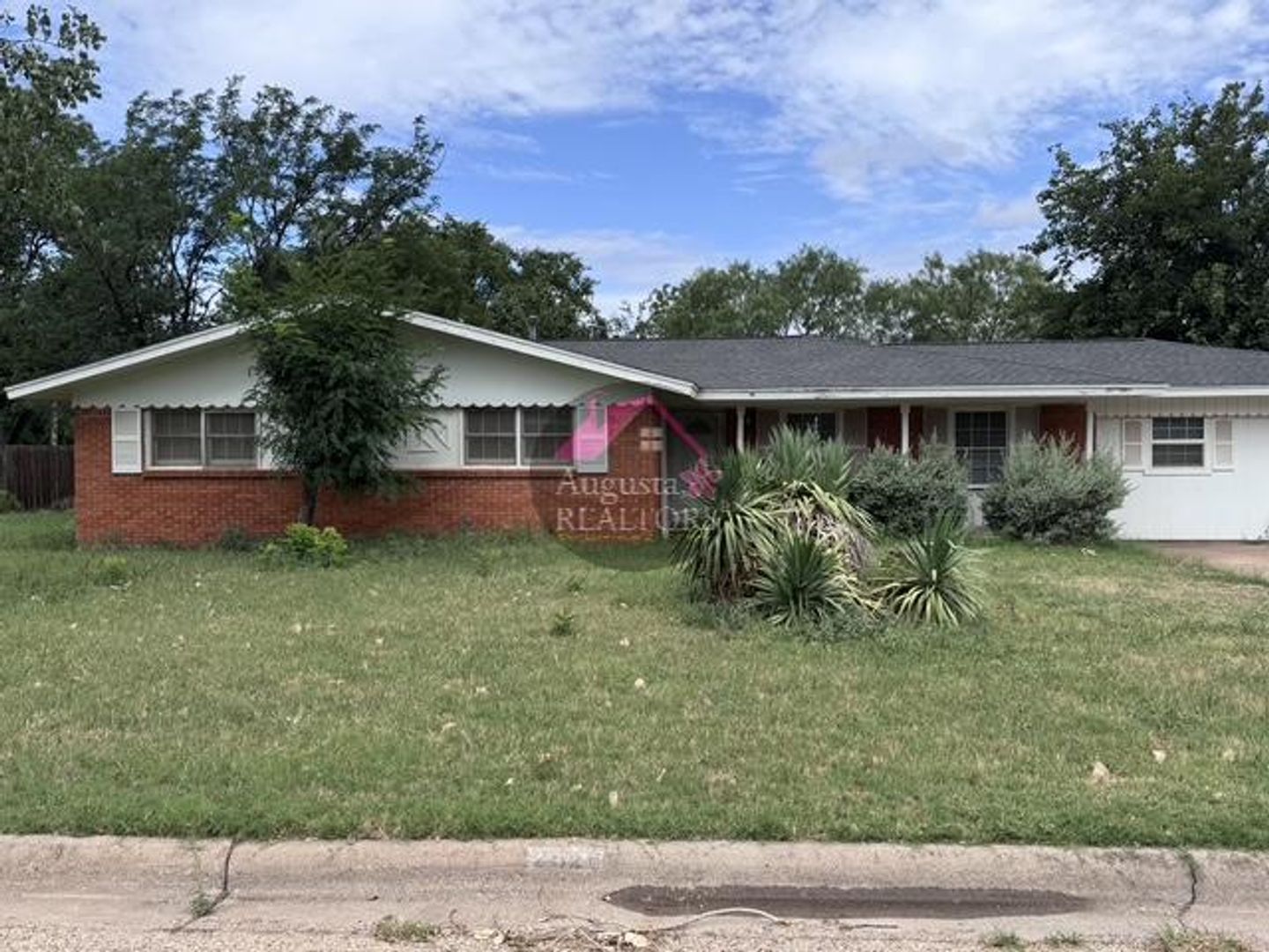Abilene House: 2626 Garfield Avenue
