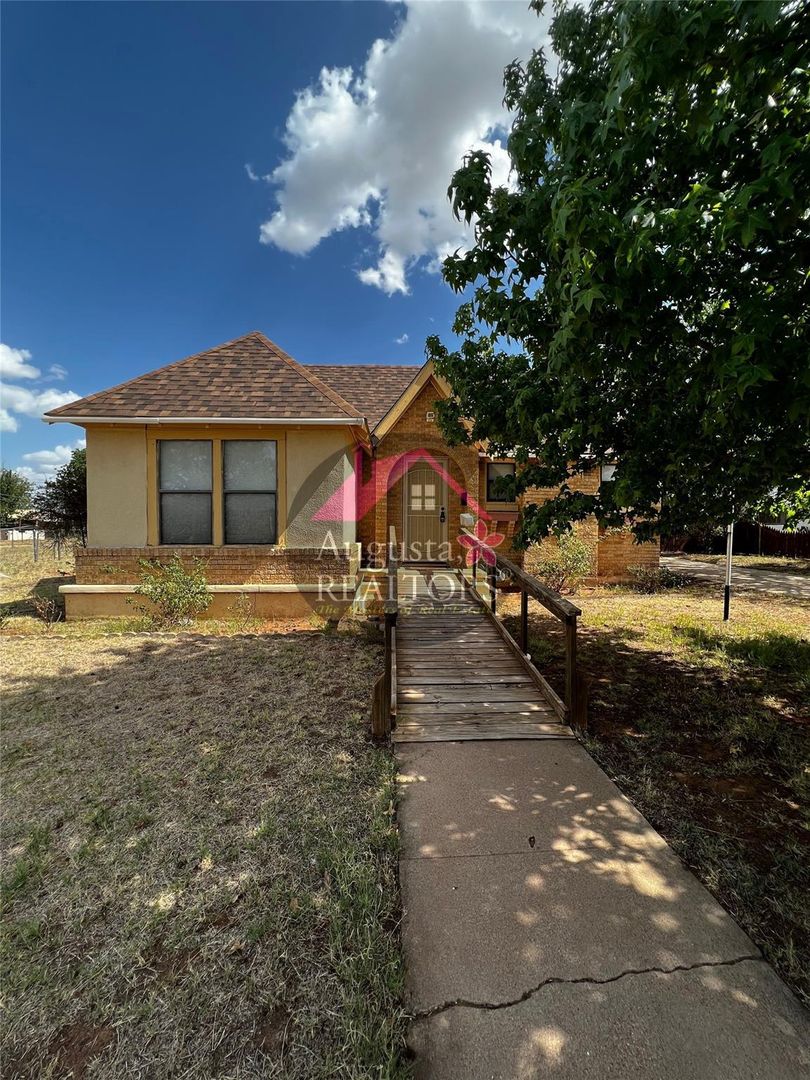 Sweetwater House: 208 Lewis Front St.  - 208 Lewis Front