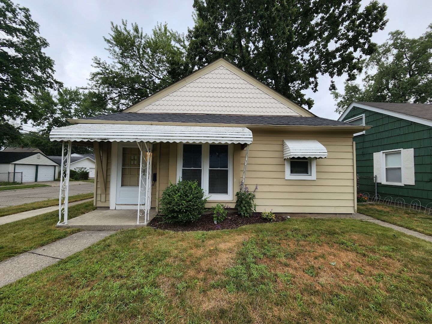 Ferndale House: 2103 Browning