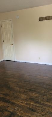 Cozy 2 Bedroom Home