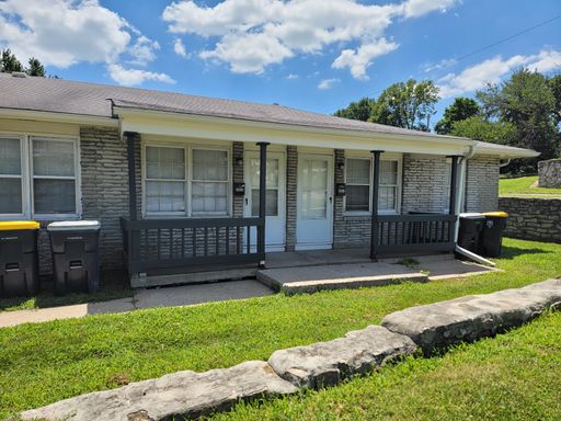 2BR/1BA Updated Home – Vouchers Welcome! – photo 1