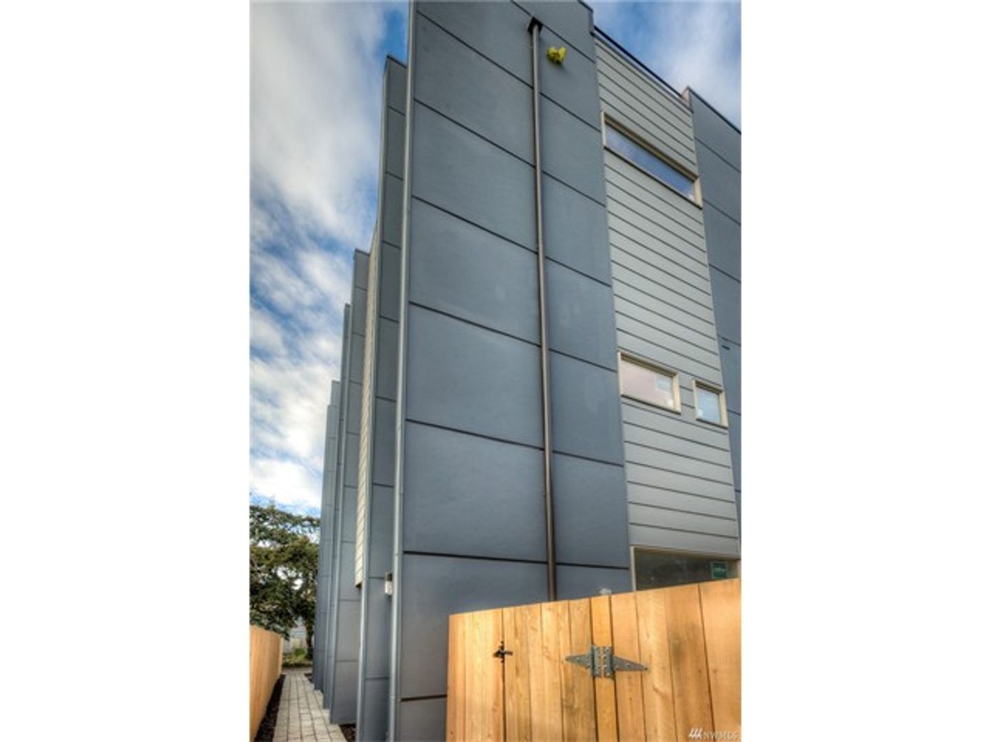 Seattle Apartment: 9035 17th Ave SW