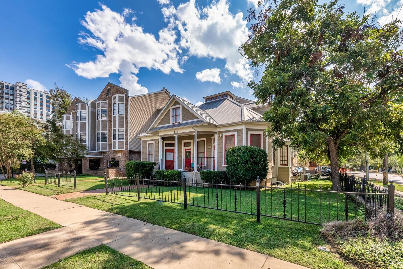 Austin House: 915 W. 23rd Street