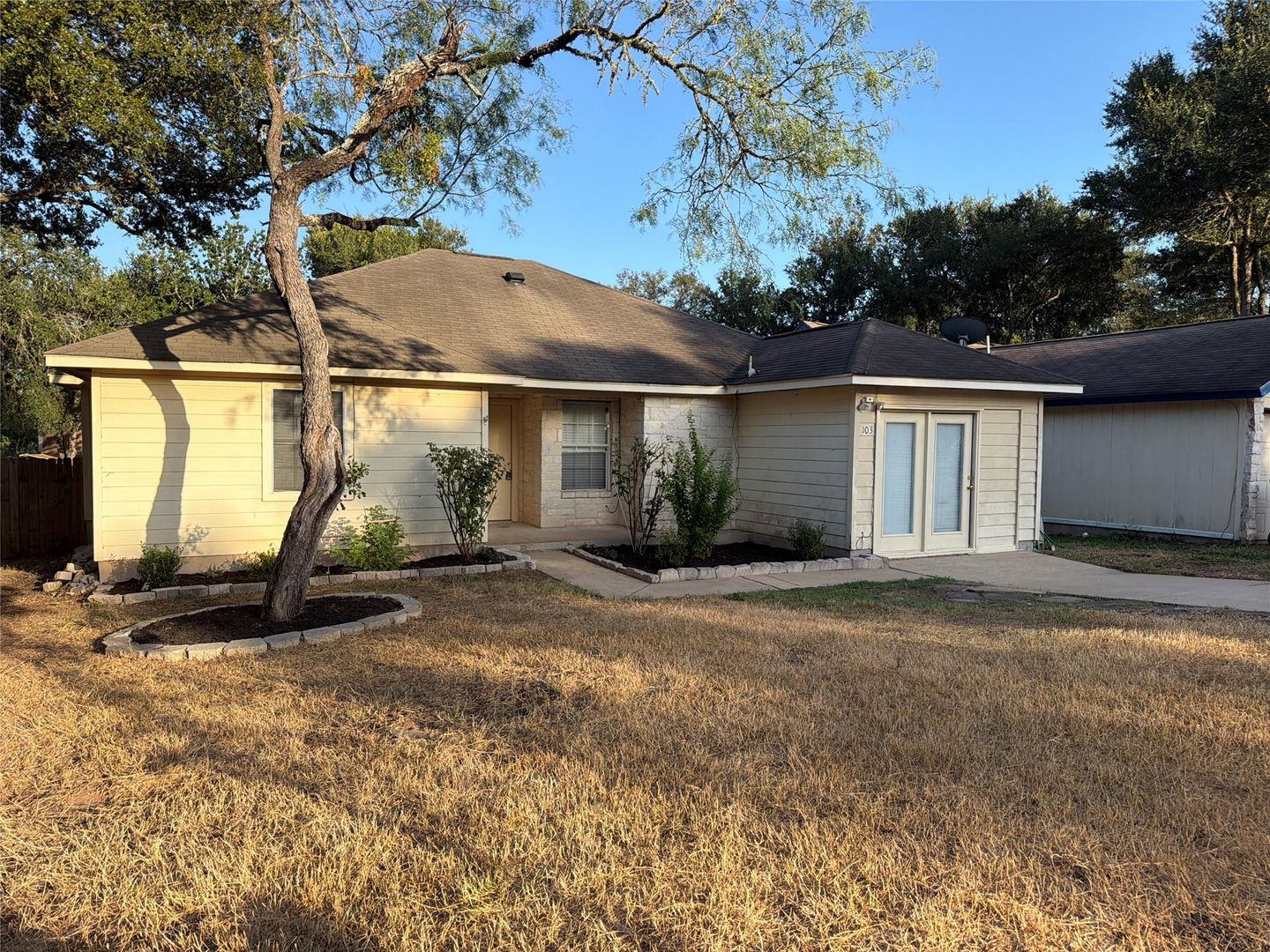 Cedar Creek House: 103 N Mockingbird Cir.