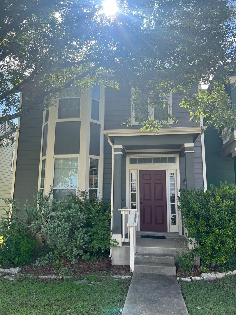 Kyle House: 135 Michaelis # B