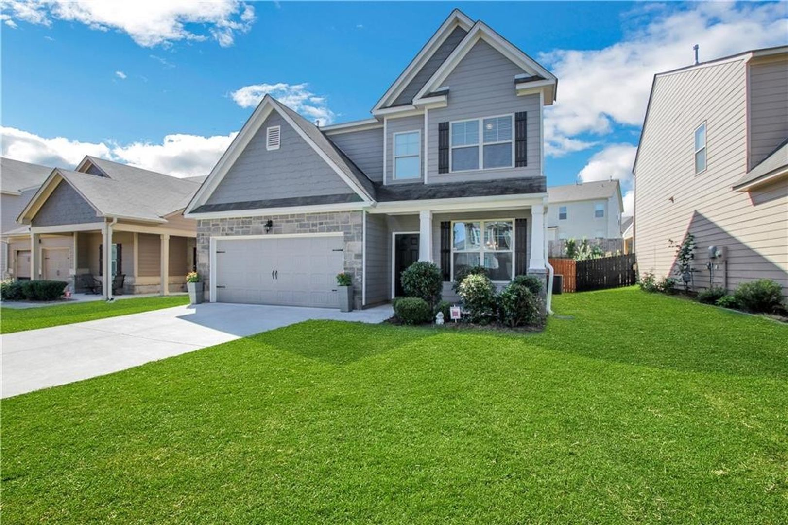 Cumming House: 5340 Rialto Way