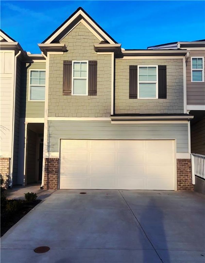 Oakwood Townhome: 5192 Barberry Ave.