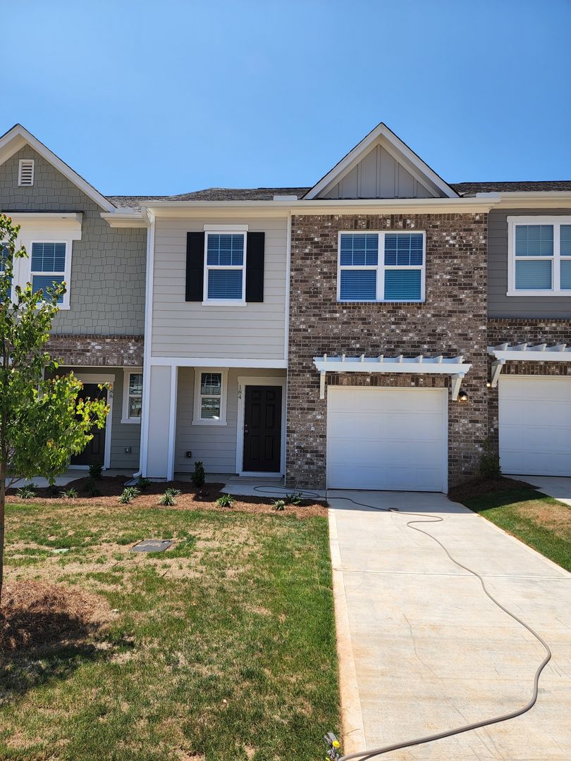 McDonough Townhome: 184 Swindon Drive